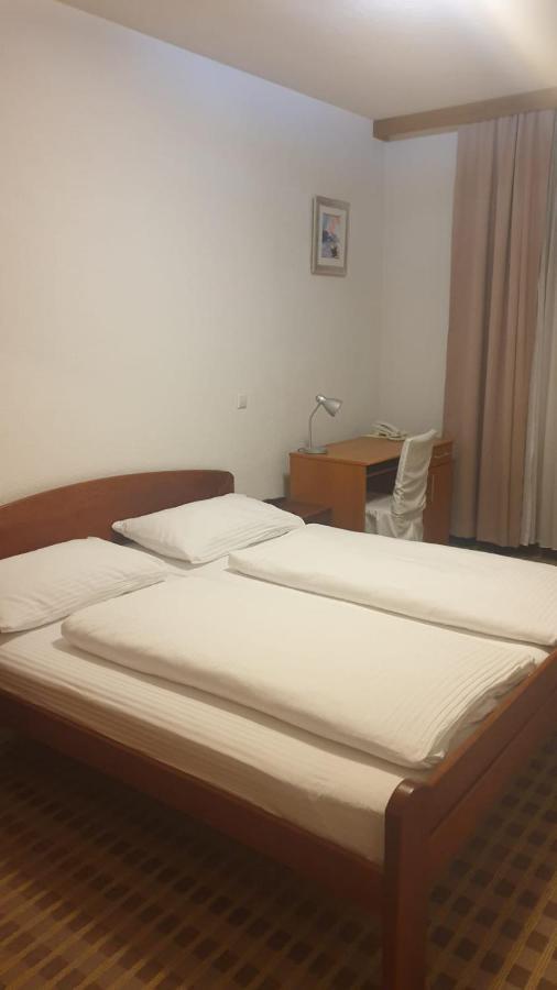 Hotel Knez คูเปรส ภายนอก รูปภาพ