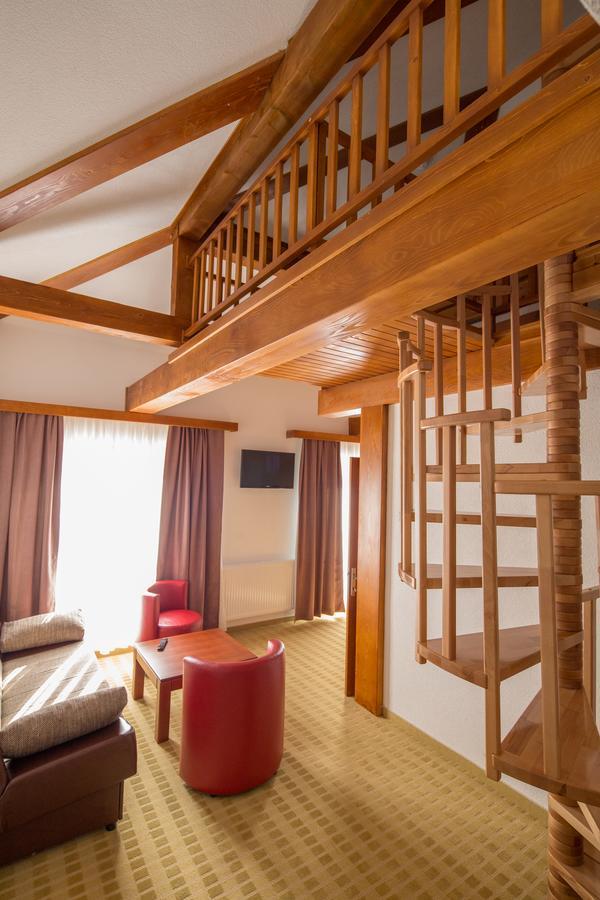 Hotel Knez คูเปรส ภายนอก รูปภาพ