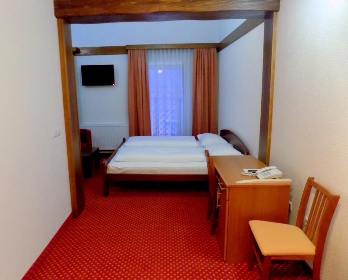 Hotel Knez คูเปรส ภายนอก รูปภาพ