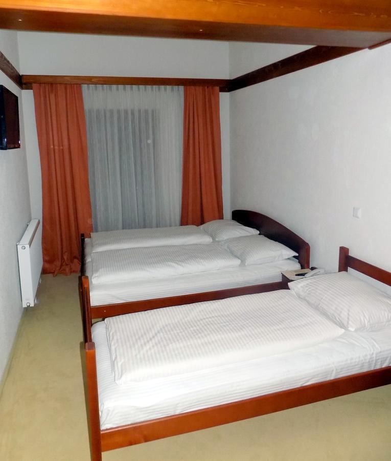 Hotel Knez คูเปรส ภายนอก รูปภาพ